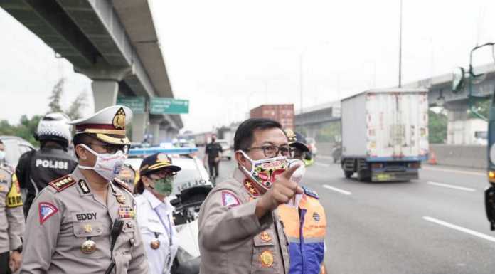 Jokowi Larang Mudik, Polisi Putar Balik Ribuan Kendaraan Terindikasi Mudik Irjen Istiono