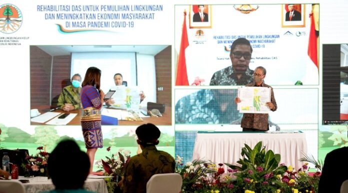 Wamen LHK memimpin Diskusi Webinar dalam Pembahasan Manfaat DAS kepada Masyarakat sekitar