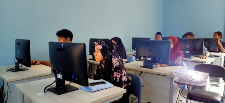 Pondok Pesantren Fathimiyah Menjawab Tantangan di Zaman Teknologi