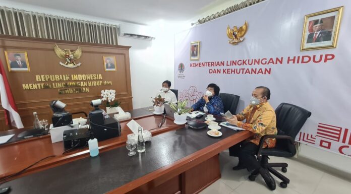 Menteri LHK Siti Nurbaya di Rapat kerja  implementasi UUCK di Bidang LHK