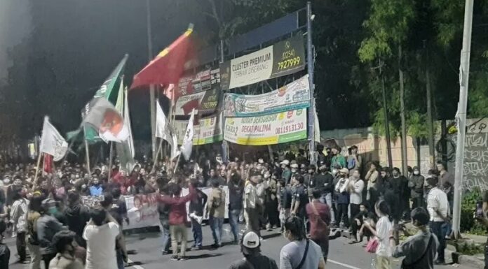 Aksi unjuk rasa Aliansi Geger Banten