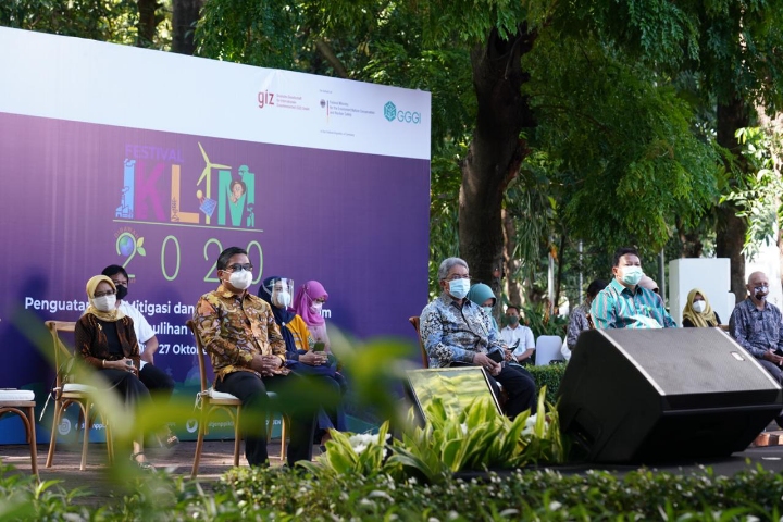 Wakil Menteri LHK Alue Dohong Membuka Festival Iklim 2020