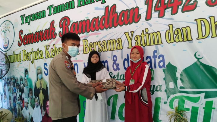YATHIM Foundation Santuni Yatim dan dhuafa menjelang Lebaran