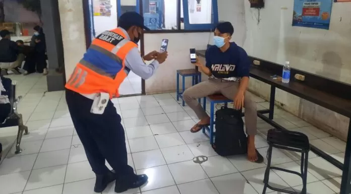 Razia bukti vaksin calon penumpang
